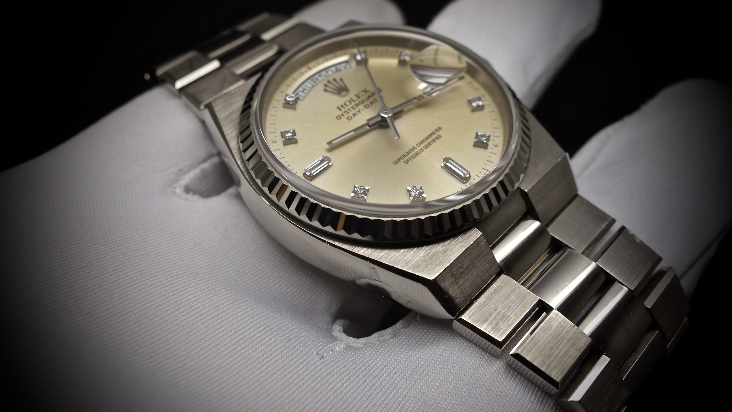 Rolex Day-Date Oysterquartz oro bianco 18k indici brillanti - Mr ...